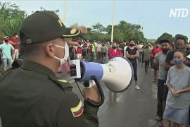 Венесуельці повертаються на батьківщину, але там мігрантам не раді