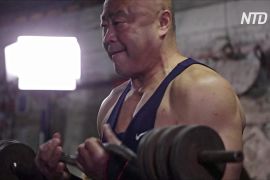 Пекінські дідусі вже майже 40 років тягають залізо в тренажерному залі