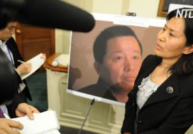 Дружина відомого китайського адвоката Гао Чжишена непокоїться, що її чоловіка могли вбити