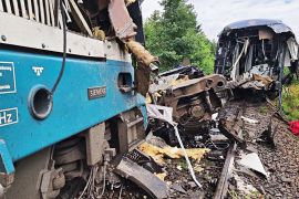 Троє загиблих, десятки постраждалих: у Чехії зіткнулися два потяги