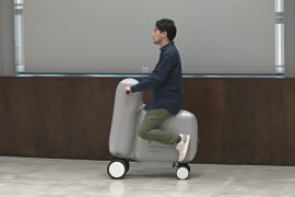 Надувний скутер-валізу винайшли в Японії