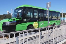 Перший у світі автобус-поїзд запустили в Японії