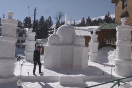 Тадж-Махал зі снігу зачаровує туристів в Індії