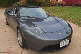 Уживаний Tesla Roadster продали більш ніж за 250 000 доларів