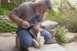 Іракський тесляр став талановитим різьбярем по каменю