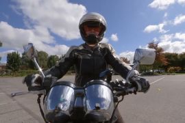 Слабозора мотоциклістка: перша на дорогах Австралії