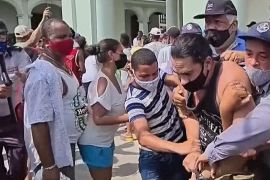 На Кубі вироки ухвалили десяткам людей, які протестували минулого літа