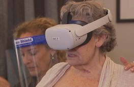 Віртуальна реальність дає мешканцям будинків для людей похилого віку змогу подорожувати