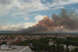 Пожежа в Хорватії загрожує популярному курортові