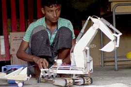 Мініекскаватор зі сміття зробив підліток-біженець