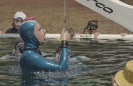 Світовий рекорд із фридайвінгу: зануритися в океан на 120 метрів