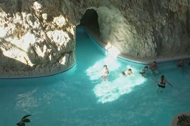 Знамениті печерні купальні Угорщини закрилися через високі ціни на газ
