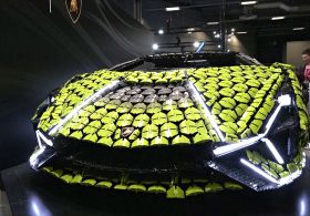 Lamborghini з кубиків Lego побудували для Паризького автосалону