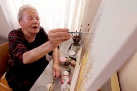 Стати художником у 87: 100-річна боснійка провела виставку своїх робіт