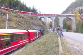 Найдовший у світі пасажирський потяг на один день пустили у Швейцарії