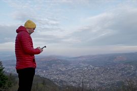 Боснійський студент розпорошує з дрона хімікати, щоб очистити повітря