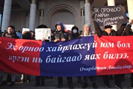 Тисячі монголів протестують через розкрадання вугілля на трильйони тугриків