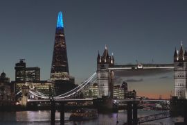 Найвища в Західній Європі світлова інсталяція на честь Різдва горить у Лондоні