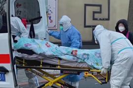 Китайські лікарні переповнені хворими на COVID