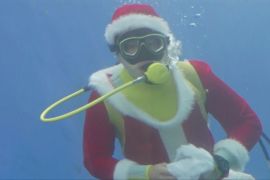 Санта-Клаус з аквалангом відкрив різдвяний сезон у Японії