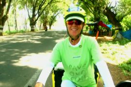8000 км десятьма країнами: француженка влаштувала велопробіг на захист ґрунту