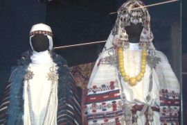Стародавні прикраси та старовинне вбрання показали в музеї в Марокко