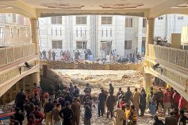 Кількість загиблих унаслідок вибуху в мечеті в Пакистані зросла