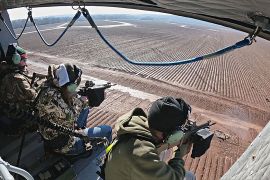 Шалене полювання на гелікоптерах: у США відстрілюють диких кабанів