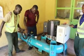 Руандієць побудував у своєму селі невелику гідроелектростанцію