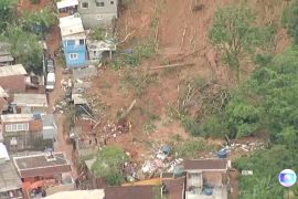 У Бразилії зійшов на узбережжя зсув й завалив будинки