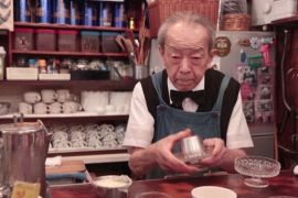 Пудинг із танцями: 80-річний японець та його кафе прославилися в соцмережах