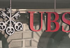 Швейцарський банк UBS погодився купити проблемний Credit Suisse