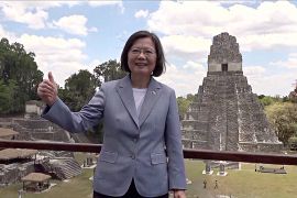 Президент Тайваню здійснила візити до двох союзників у Центральній Америці