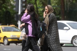 В Ірані встановлюють камери для відстежування жінок без хіджаба
