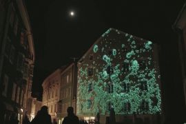 50 світлових інсталяцій прикрасили італійське місто в альпійській долині