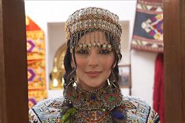Яскрава вишивка й масивні прикраси: бренд одягу зберігає традиції афганської моди