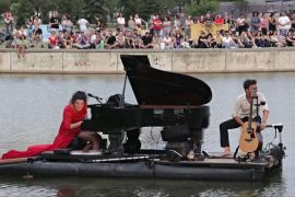 Музику на воді презентувала французька піаністка в центрі Мадрида