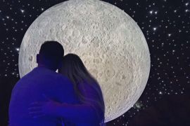 Копію Місяця діаметром 7 метрів виставили в музеї в Чилі