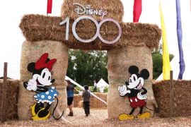 Німецький фермер створив дивовижний лабіринт із нагоди 100-річчя Disney