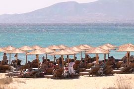 Повернути собі місце на пляжі: Грецію охопив «Рух рушників»
