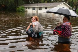 Жителі прибережних містечок американського штату Флорида повертаються після урагану «Ідалія»