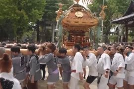 У Токіо провели фестиваль перенесення святинь