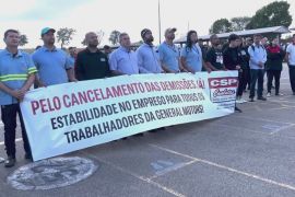 Працівники трьох заводів GM оголосили страйк проти звільнень