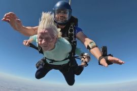 104-річна парашутистка може побити рекорд
