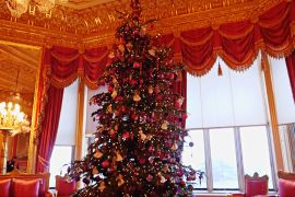 Пишно прикрашений до Різдва Віндзорський замок відкрили для туристів