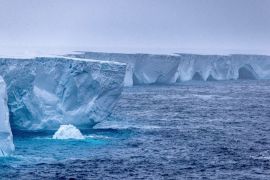 Найбільший у світі айсберг зняли на відео в Західній Антарктиді