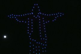 200 дронів показали світлове шоу в нічному небі Мадрида