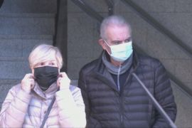 Маски повернулися: у лікарнях Іспанії знову треба прикривати ніс та рот
