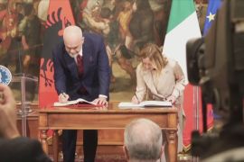 Албанія незабаром почне приймати мігрантів у межах угоди з Італією