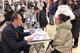 Одна пропозиція на тисячу заявок: молоді китайці не можуть знайти роботу
